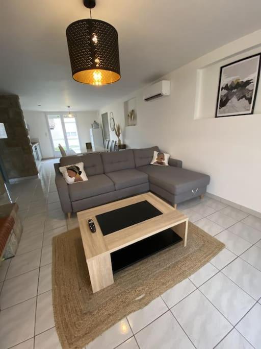 Appartement Tout Equipe 2 Chambres + Jardin Saix  Экстерьер фото
