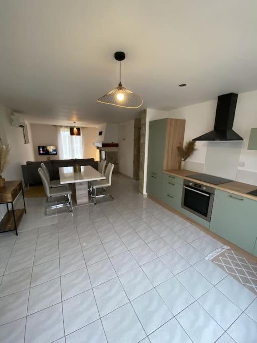 Appartement Tout Equipe 2 Chambres + Jardin Saix  Экстерьер фото